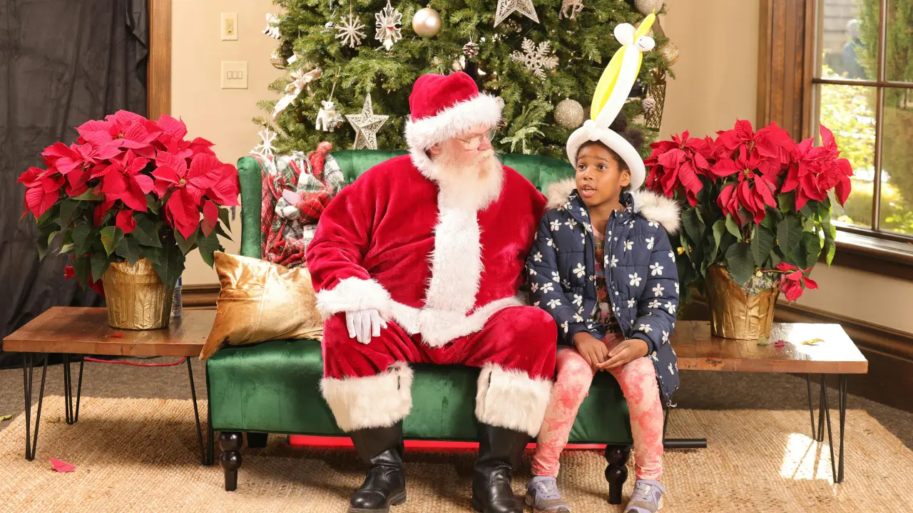 How a Premium Velvet Christmas Suit Elevates Your Holiday Style