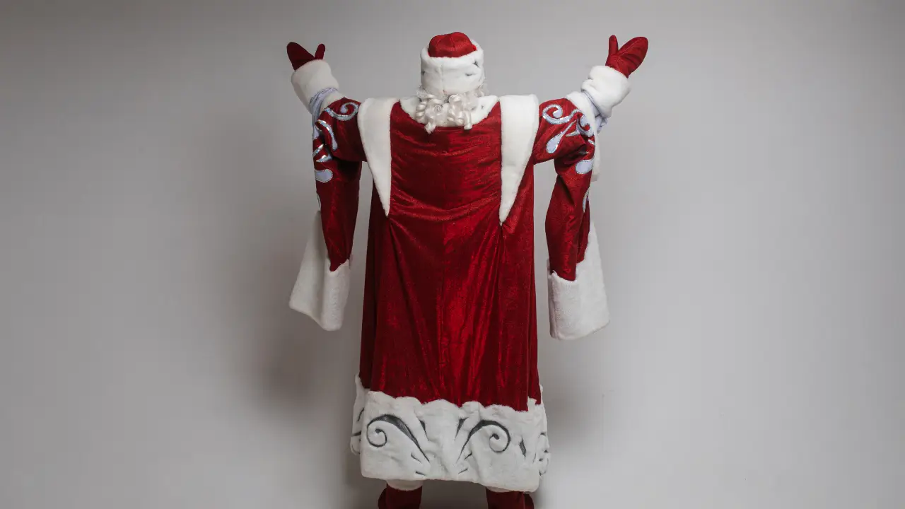 Tips to Keep the Velvet in Your Santa Costume Soft and Vibrant