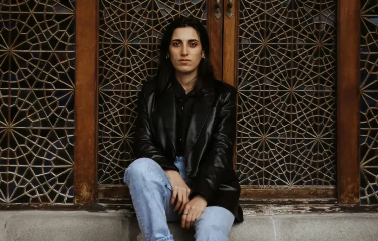 Top Color Trends in Leather Blazers for Women This Season